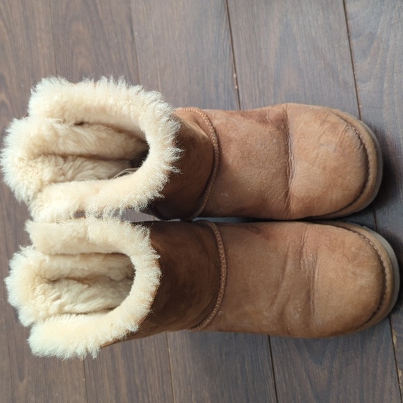 Ugg Bailey Bow Boots Womens Style : 1002954 - Picture 4 of 13